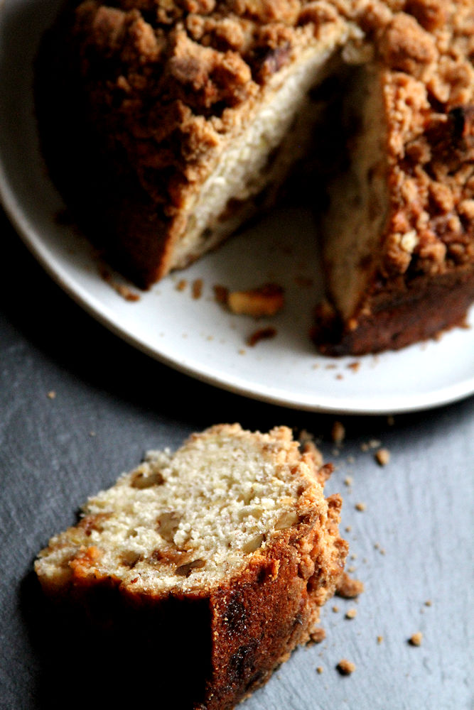 banana streusel cake